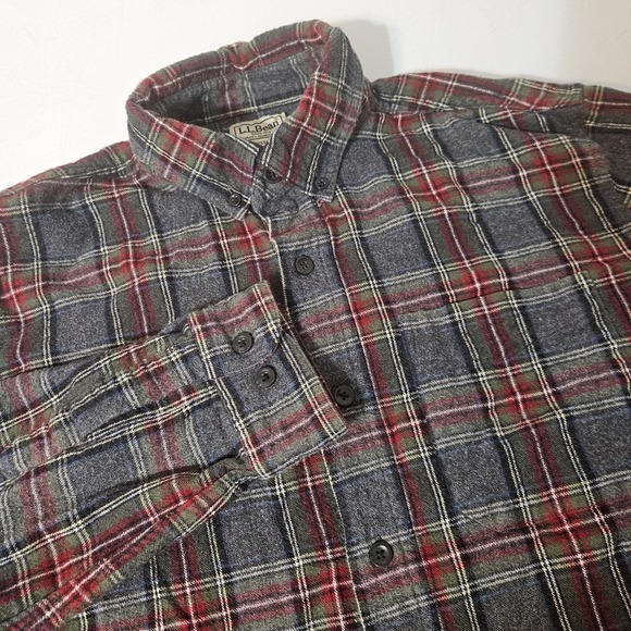 LL Bean Madras Plaid Flannel Men Slightly Fit Red Gray Soft Men's Shirt M‎ - Picture 1 of 6